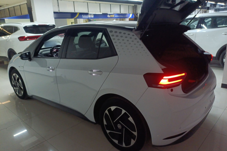 Volkswagen ID.3 2023 #5 Volkswagen ID.3 2023 car image #5