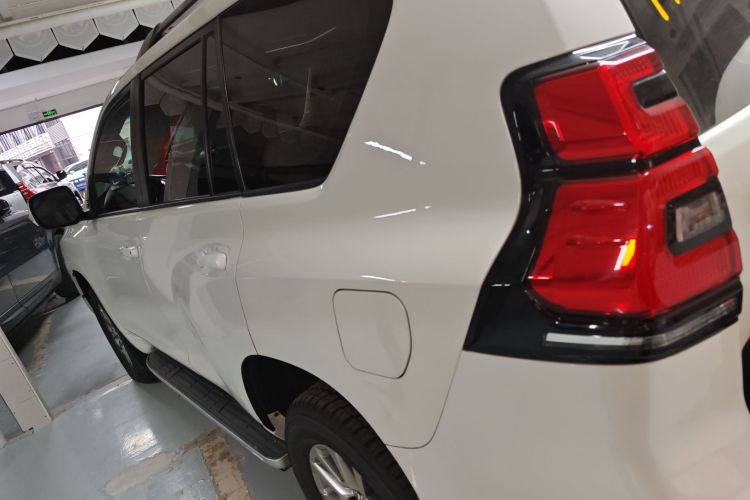 Toyota Land Cruiser Prado 2017 car image #5