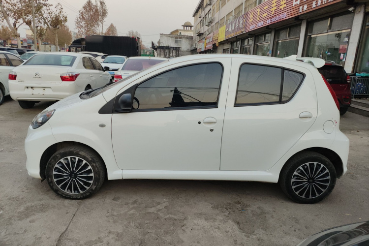 BYD e1 2021 car image #5