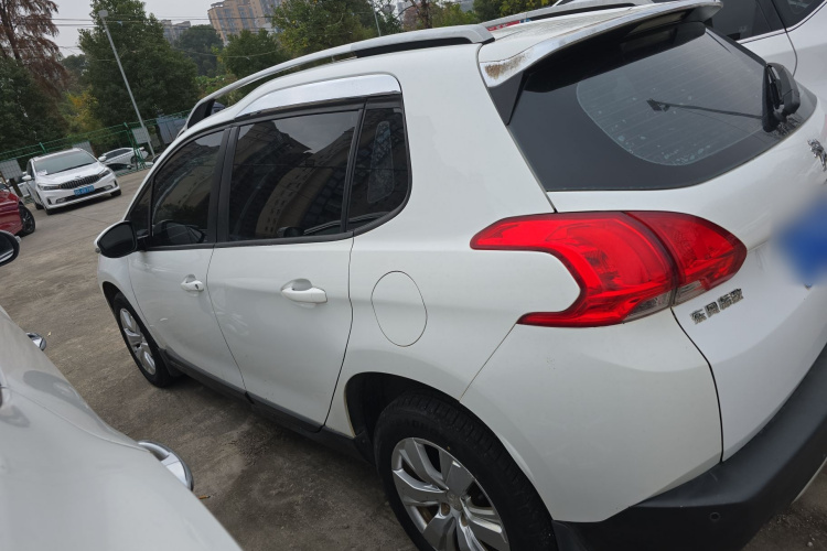 Peugeot 2008 2016 immagine di auto #5