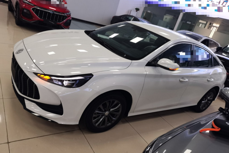 MG 5 2025 car image #5