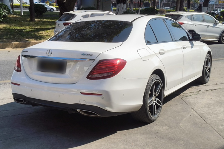 Mercedes-Benz E Class 2017 immagine di auto #5
