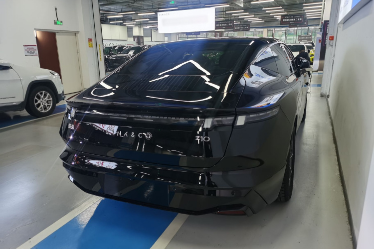 Lynk & Co #5 Lynk & Co immagine di auto #5
