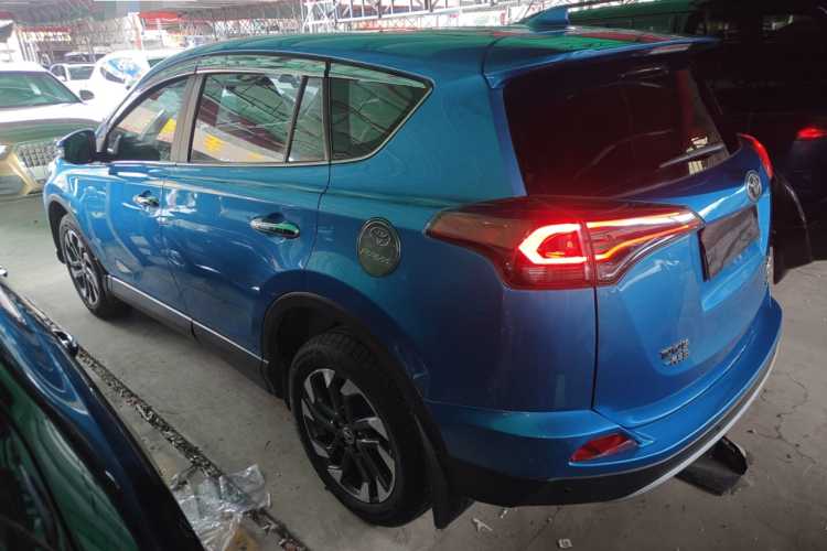 RAV4 2016 immagine di auto #5