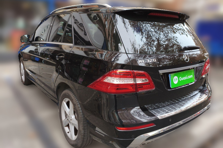 Mercedes-Benz M Class 2015 car image #5