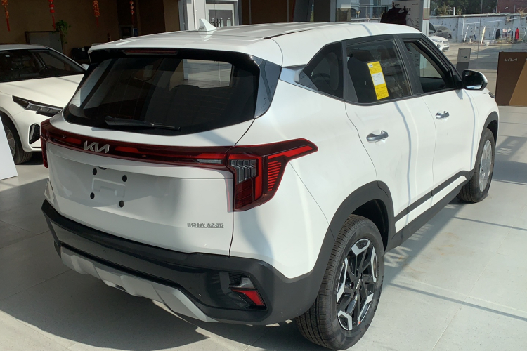 起亚 赛图斯 汽车图片 #5