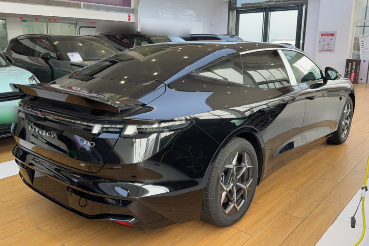 Lynk & Co #5 Lynk & Co immagine di auto #5