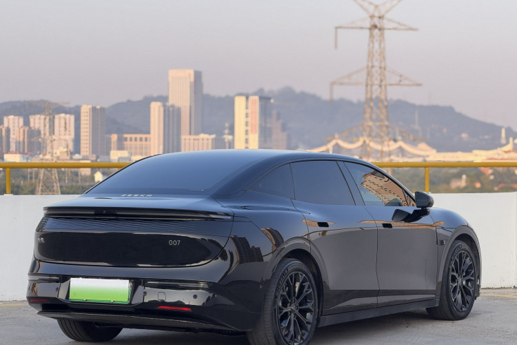 极氪 极氪007 2024 汽车图片 #5