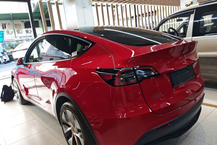 Tesla Model Y 2021 car image #5