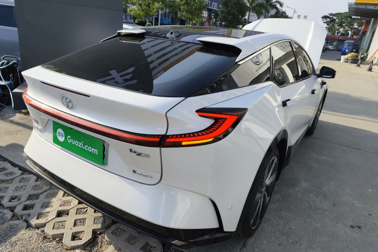 Toyota bZ5 2025 car image #5