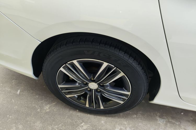 Peugeot 308 2019 car image #5