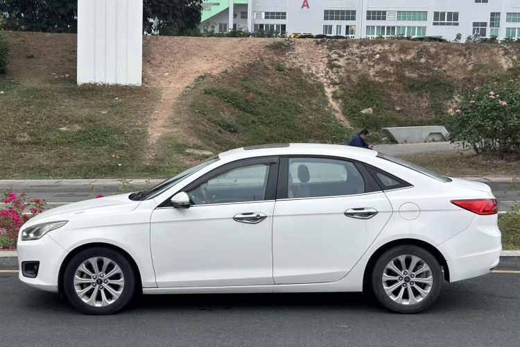 Ford Escort 2015 #5 Ford Escort 2015 immagine di auto #5