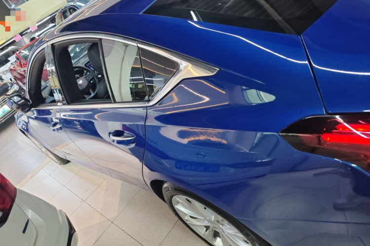 2021 car image #5