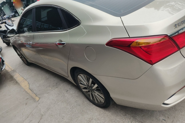 Hyundai Mistra 2018 car image #5