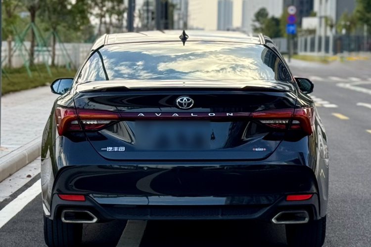Toyota Avalon 2023 car image #5