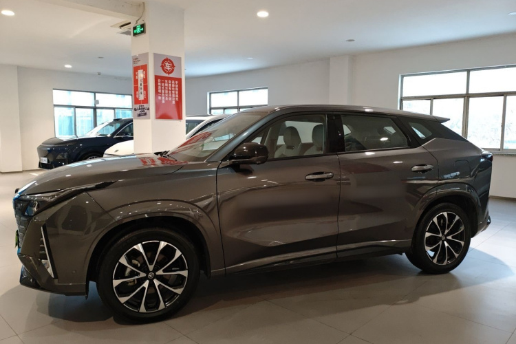 Changan UNI-Z PHEV 2024 #5 Changan UNI-Z PHEV 2024 car image #5