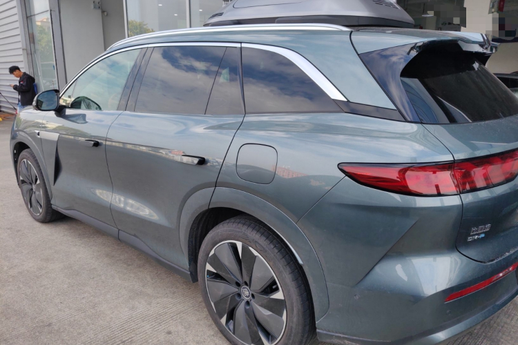 BYD Tang L 2025 #5 BYD Tang L 2025 car image #5