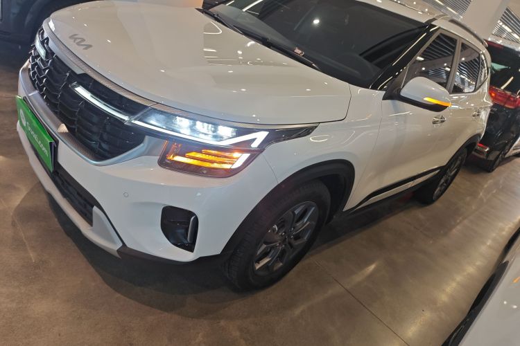 Kia Seltos 2025 car image #5