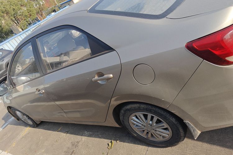 Kia Pegas 2018 image de voiture #5