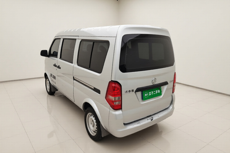 2019 immagine di auto #5