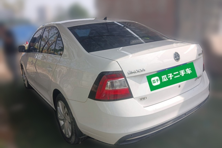 Skoda Rapid 2017 car image #5