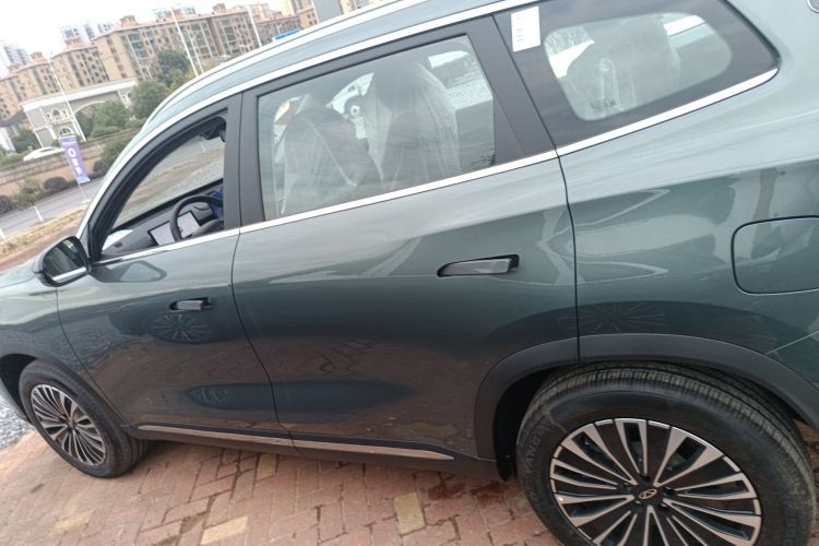 Chery Tiggo8 PLUS C-DM 2025 #5 Chery Tiggo8 PLUS C-DM 2025 immagine di auto #5