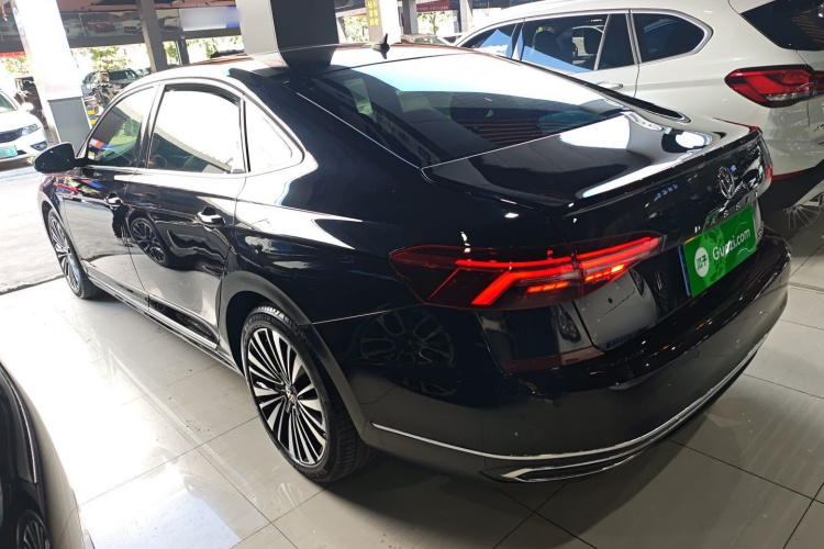 Volkswagen Passat 2019 car image #5