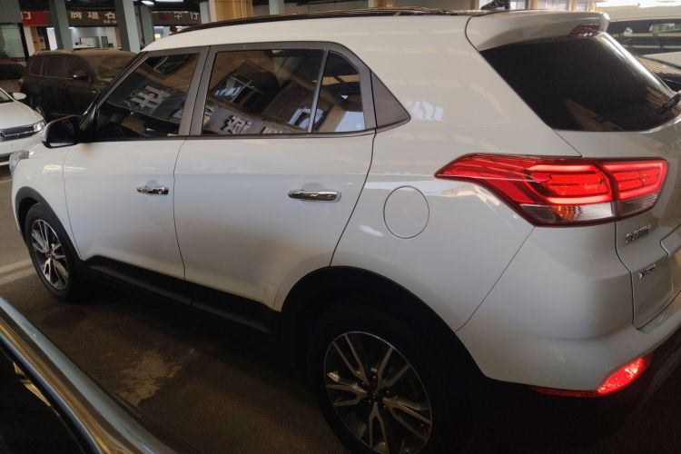 Hyundai ix25 2018 #5 Hyundai ix25 2018 car image #5