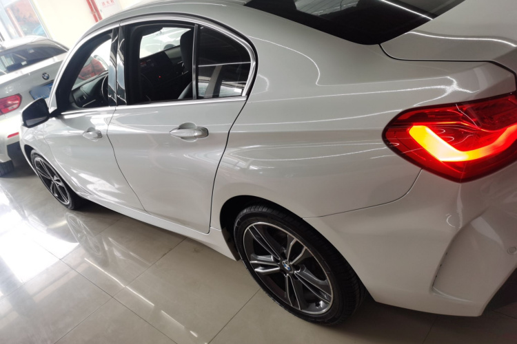 BMW 1 Series 2021 car image #5