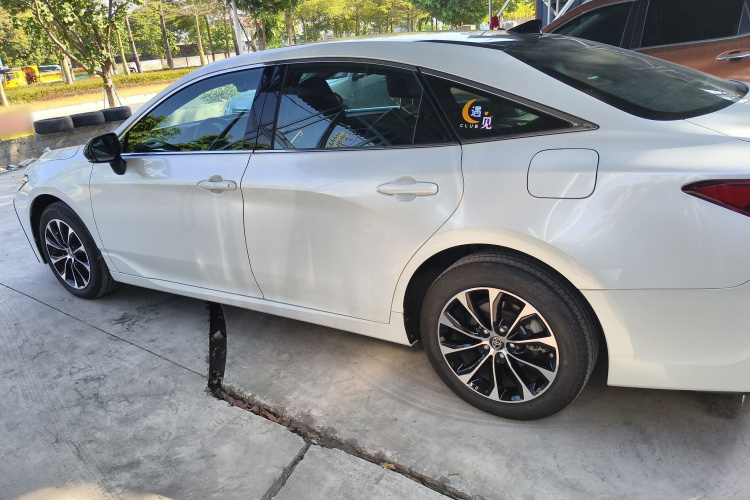 Toyota Avalon 2023 car image #5