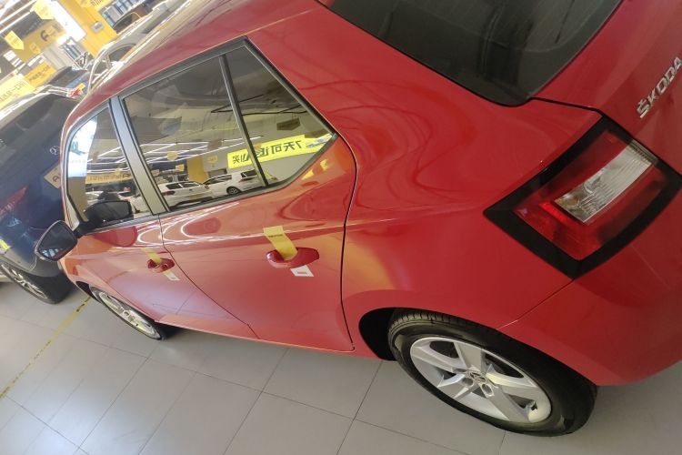 Skoda Fabia 2019 car image #5