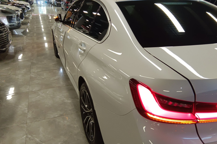 BMW 3 Series 2023 car image #5