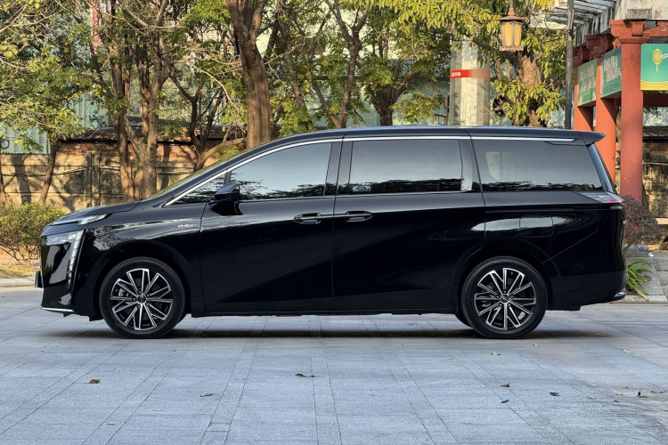 GAC Trumpchi E8 New Energy 2024 car image #5