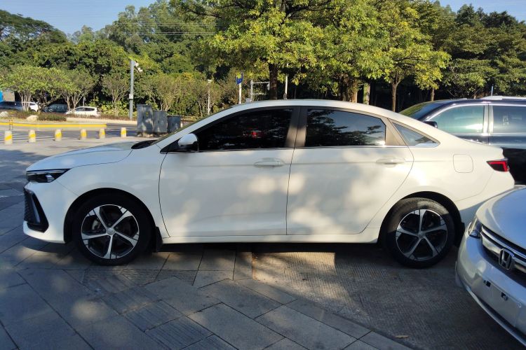 Emgrand L 2022 car image #5