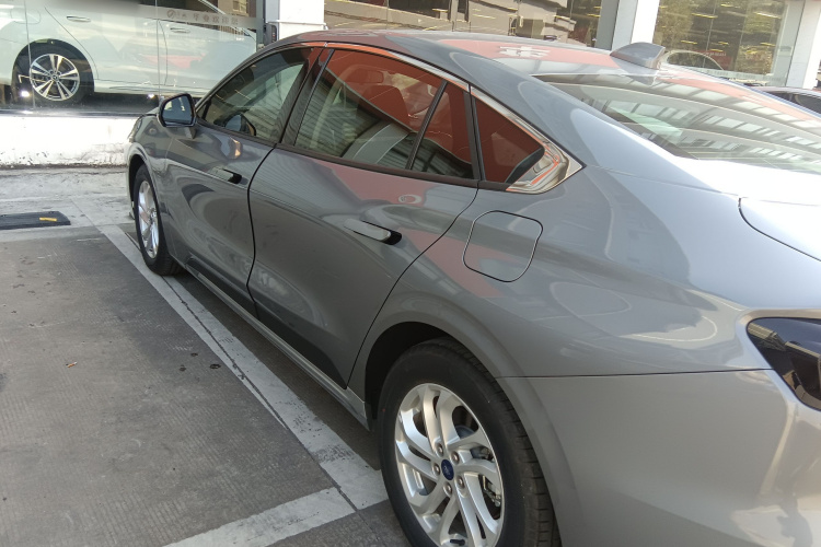 Ford Mondeo 2023 #5 Ford Mondeo 2023 car image #5
