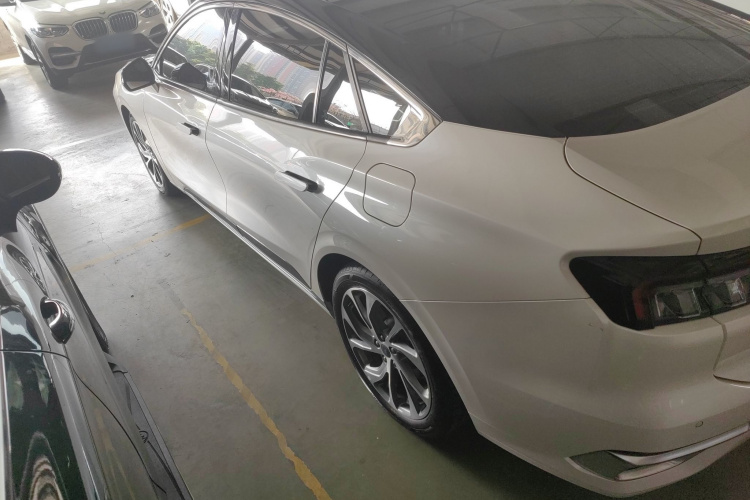 Ford Mondeo 2022 car image #5