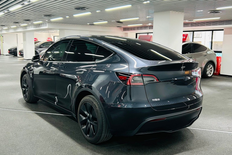 Tesla Model Y 2024 car image #5