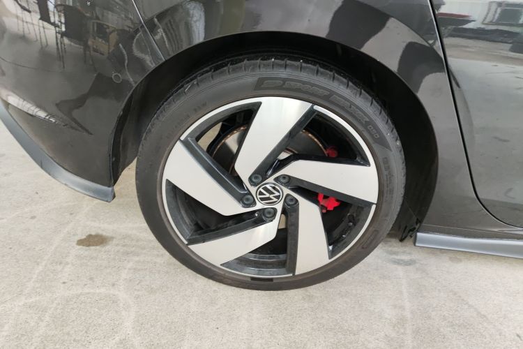 Volkswagen GolfGTI 2023 car image #5