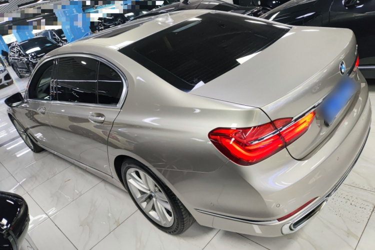 BMW 7 Series 2019 #5 BMW 7 Series 2019 car image #5