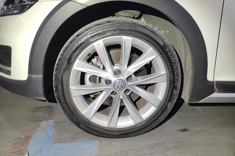 Volkswagen Golf (Imported) 2020 immagine di auto #5