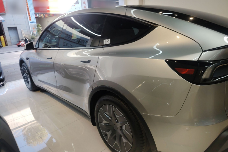 特斯拉 Model Y L 2025 汽车图片 #5