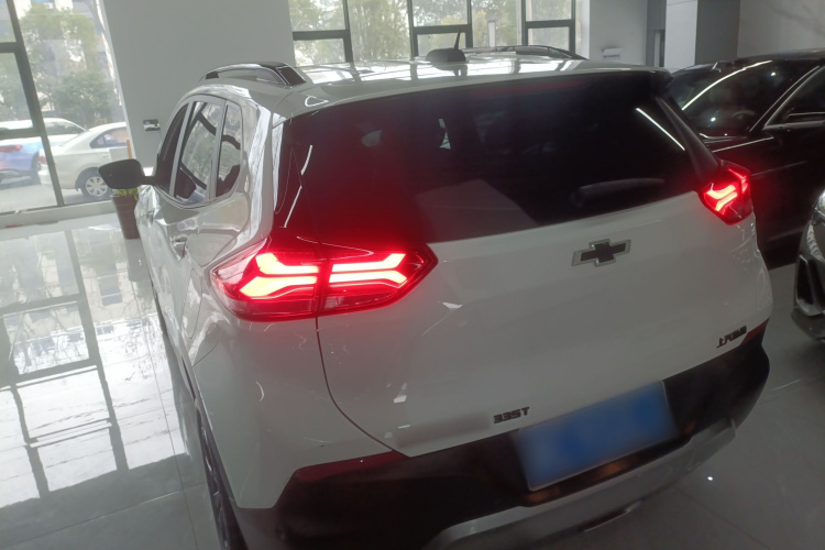 Chevrolet Tracker 2023 #5 Chevrolet Tracker 2023 car image #5