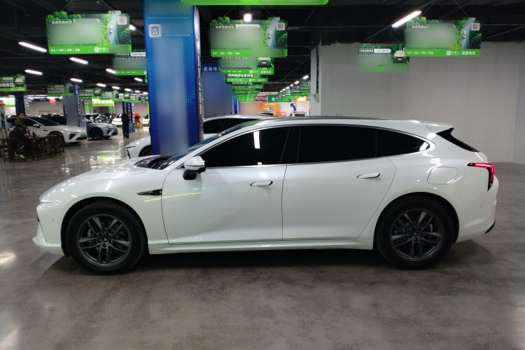 哪吒汽车 哪吒S猎装 2025 #5 哪吒汽车 哪吒S猎装 2025 汽车图片 #5