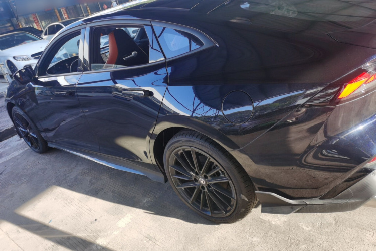 Changan UNI-V 2025 car image #5
