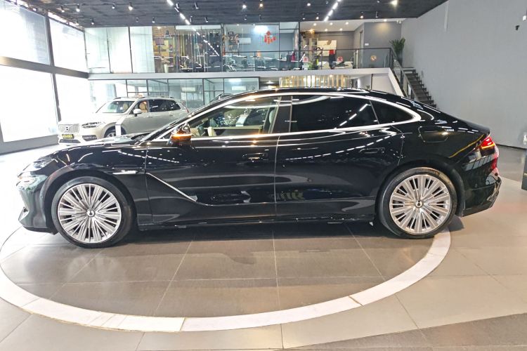 Denza Z9 2024 #5 Denza Z9 2024 car image #5