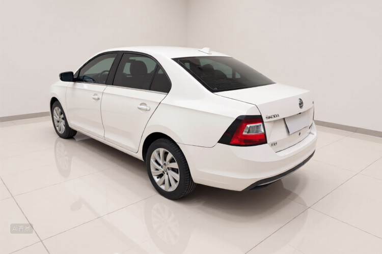 Skoda Rapid 2018 car image #5