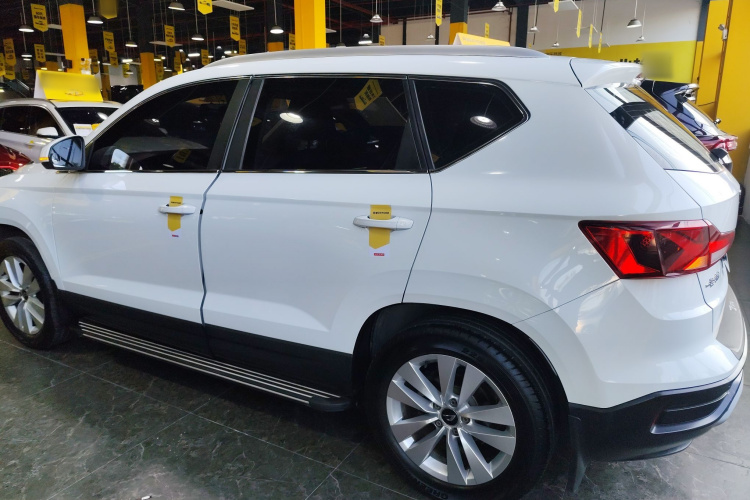 VS5 2019 car image #5