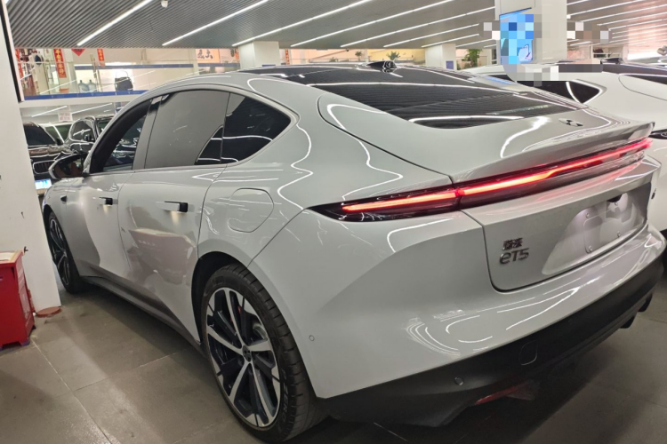 NIO ET5 2022 car image #5