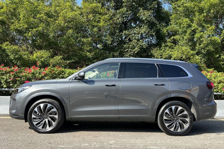 2023 car image #5