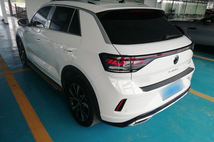 Volkswagen T-Roc 2023 car image #5